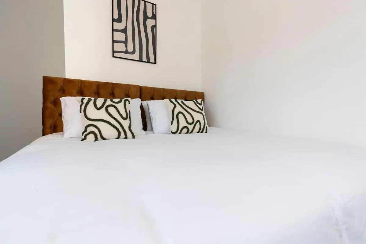 Contractor-Friendly 4-Bed 2-Bath Apartment, Fast Wifi, Central Redcar Verenigd Koninkrijk