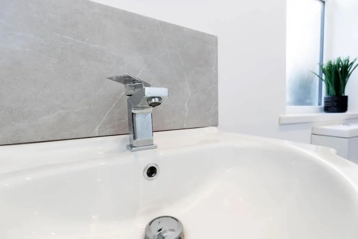 Contractor-Friendly 4-Bed 2-Bath Apartment, Fast Wifi, Central Redcar 0*,  Verenigd Koninkrijk